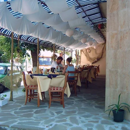 Family Hotel Sunarita 2*